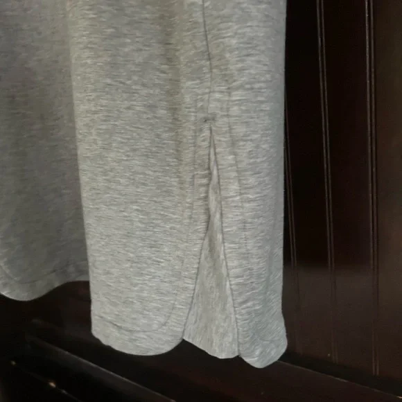 ATHLETA Gray Short Sleeve Crew Neck T-Shirt Athletic Dress Athleisure Preppy | M - Picture 7 of 16